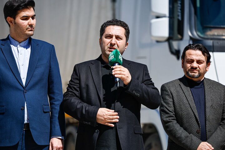 Türkiye İran'a insani yardım gönderdi (+foto)