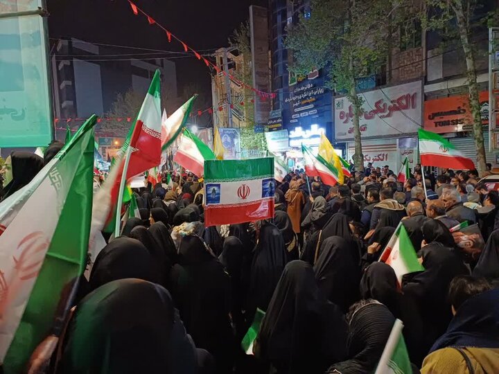 شعار امشب خرم‌آبادی‌ها: «ما خدا را داریم، ترسی از کسی نداریم»