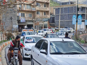 برگزاری کارناوال خودرویی در سروآباد برای حمایت از رزمندگان اسلام