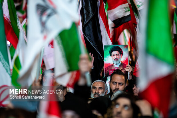 اجتماع حمایت از رزمندگان در مقابله با دشمن آمریکایی - صهیونی