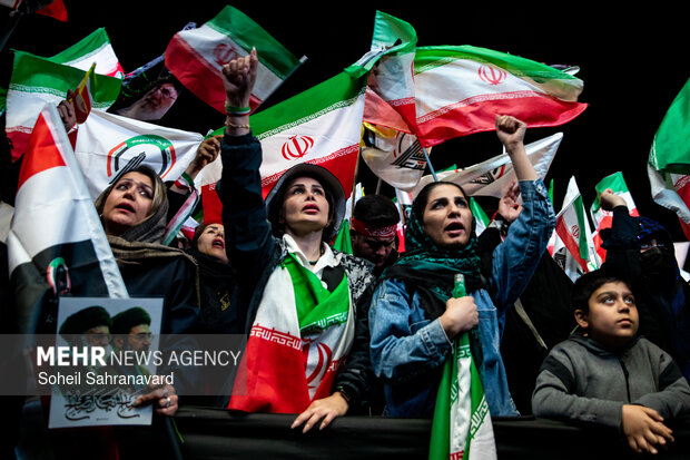 اجتماع حمایت از رزمندگان در مقابله با دشمن آمریکایی - صهیونی