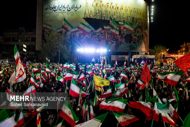 اجتماع حمایت از رزمندگان در مقابله با دشمن آمریکایی - صهیونی