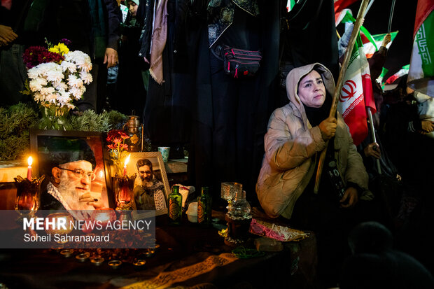 اجتماع حمایت از رزمندگان در مقابله با دشمن آمریکایی - صهیونی