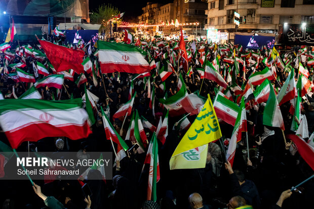 اجتماع حمایت از رزمندگان در مقابله با دشمن آمریکایی - صهیونی