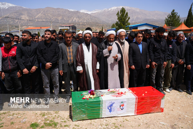 مراسم تشییع چهار شهید جنگ رمضان در شهر یاسوج