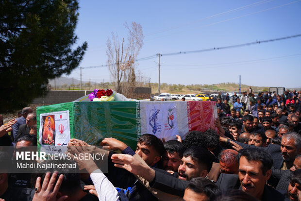 مراسم تشییع چهار شهید جنگ رمضان در شهر یاسوج