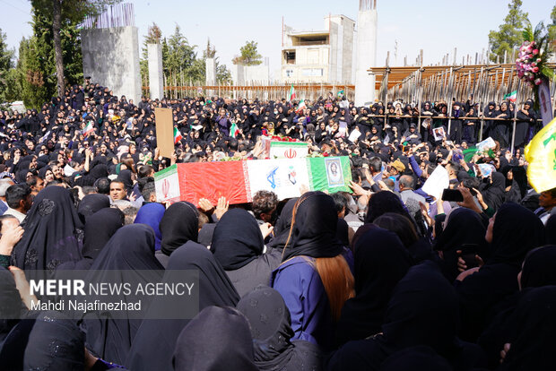 مراسم تشییع چهار شهید جنگ رمضان در شهر یاسوج