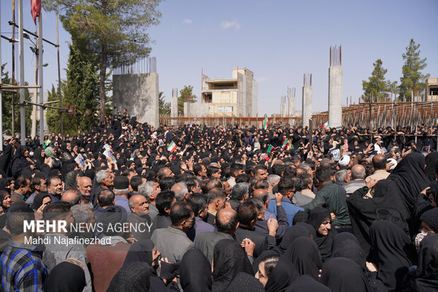 مراسم تشییع چهار شهید جنگ رمضان در شهر یاسوج