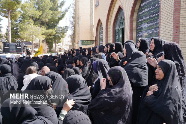 مراسم تشییع چهار شهید جنگ رمضان در شهر یاسوج