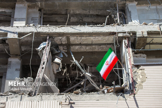 آثار تجاوز صهیونی- آمریکایی به منازل مسکونی در همدان