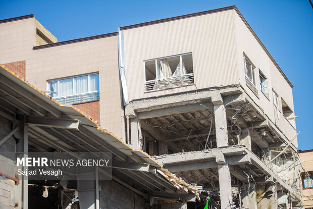 آثار تجاوز صهیونی- آمریکایی به منازل مسکونی در همدان