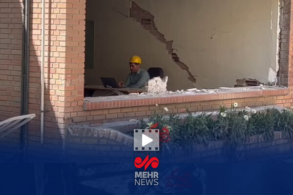 آموزش تعطیل شدنی نیست/ تدریس استاد دانشگاه شریف زیر سایه بمباران