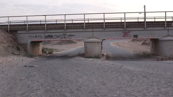 تقویت پل راه‌آهن یحیی آباد در کاشان