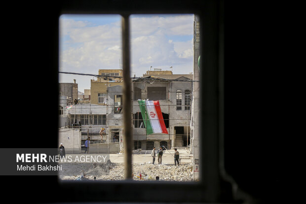 خسارت های وارد به مدرسه انقلاب اسلامی پردیسان قم در اثر حملات دشمنان