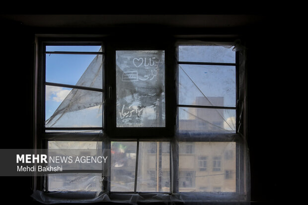 خسارت های وارد به مدرسه انقلاب اسلامی پردیسان قم در اثر حملات دشمنان