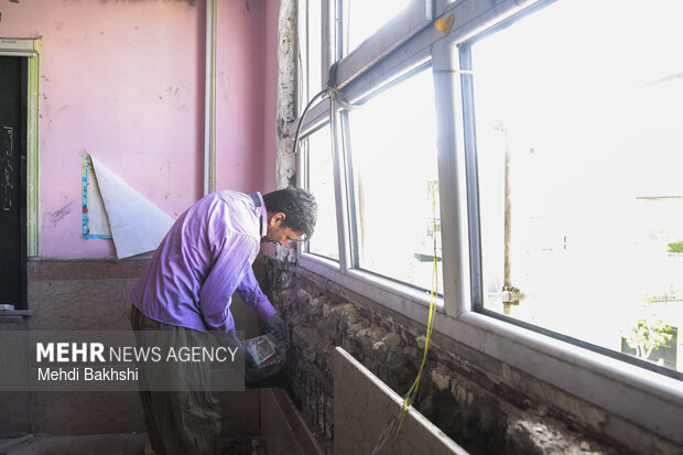 خسارت های وارد به مدرسه انقلاب اسلامی پردیسان قم در اثر حملات دشمنان
