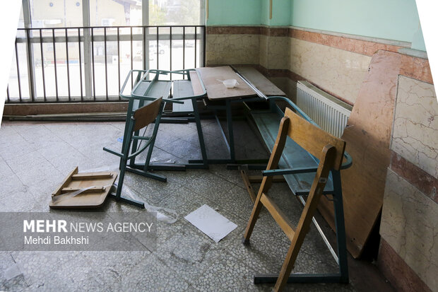 خسارت های وارد به مدرسه انقلاب اسلامی پردیسان قم در اثر حملات دشمنان