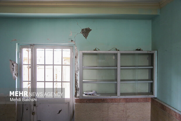 خسارت های وارد به مدرسه انقلاب اسلامی پردیسان قم در اثر حملات دشمنان