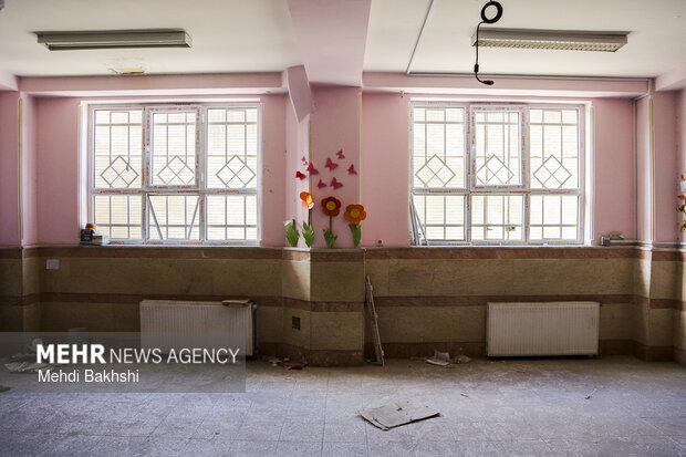 خسارت های وارد به مدرسه انقلاب اسلامی پردیسان قم در اثر حملات دشمنان