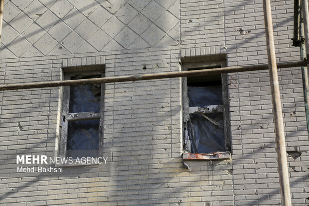 خسارت های وارد به مدرسه انقلاب اسلامی پردیسان قم در اثر حملات دشمنان