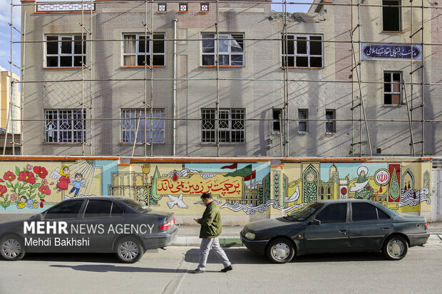 خسارت های وارد به مدرسه انقلاب اسلامی پردیسان قم در اثر حملات دشمنان