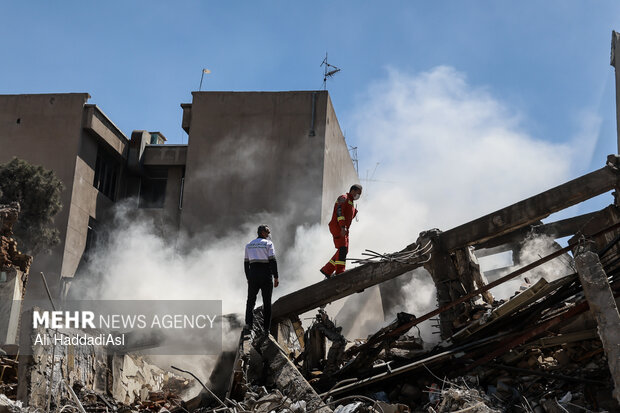 İsrail ile ABD Tahran'daki bir Yahudi sinagogu yıktı