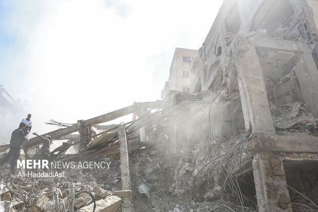 İsrail ile ABD Tahran'daki bir Yahudi sinagogu yıktı