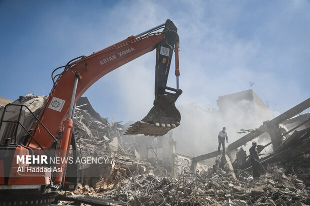 İsrail ile ABD Tahran'daki bir Yahudi sinagogu yıktı