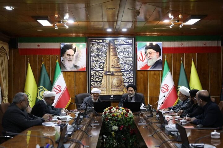 نشست اعضای کمیسیون فرهنگی مجلس با نماینده ولی فقیه در امور حج و زیارت