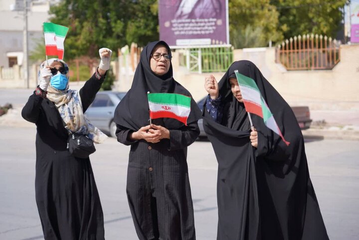 جوانان بوشهری در محکومیت حمله به نیروگاه اتمی تجمع کردند