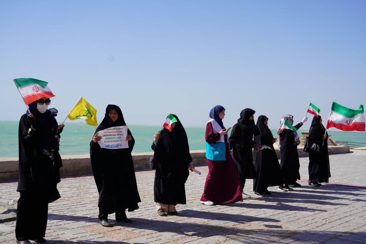 جوانان بوشهری در محکومیت حمله به نیروگاه اتمی تجمع کردند