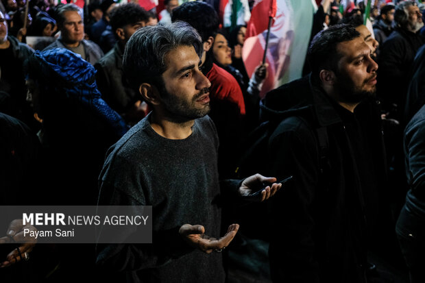 اجتماع حمایت از رزمندگان در مقابله با دشمن آمریکایی - صهیونی