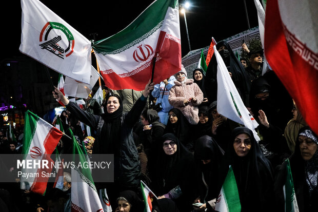 اجتماع حمایت از رزمندگان در مقابله با دشمن آمریکایی - صهیونی
