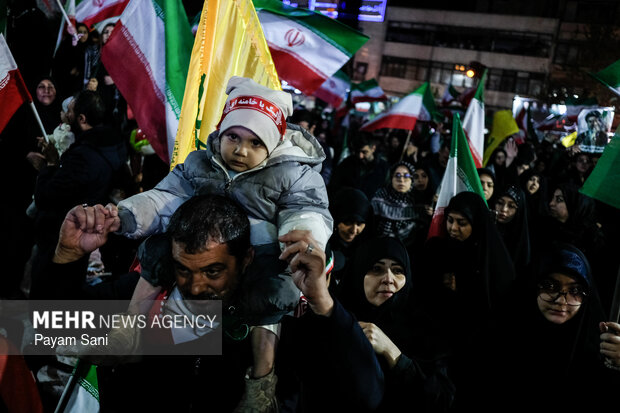 اجتماع حمایت از رزمندگان در مقابله با دشمن آمریکایی - صهیونی