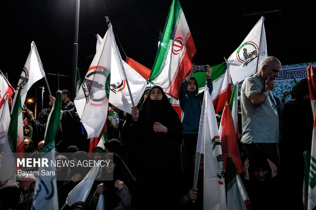اجتماع حمایت از رزمندگان در مقابله با دشمن آمریکایی - صهیونی