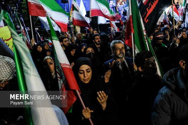 اجتماع حمایت از رزمندگان در مقابله با دشمن آمریکایی - صهیونی