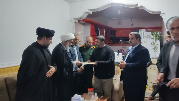 دیدار امام جمعه بوشهر با خانواده های شهدای جنگ رمضان در شهرستان گناوه