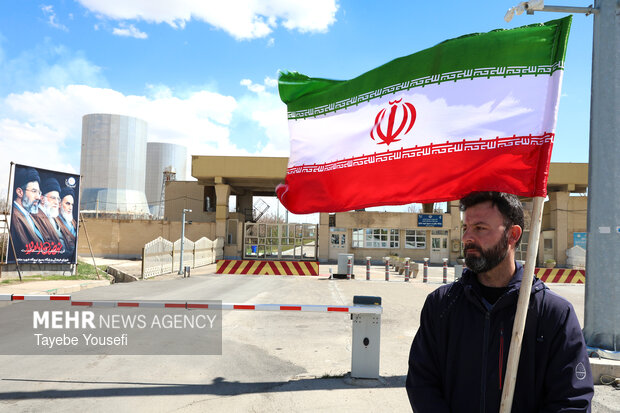 زنجیره انسانی در محکومیت تهدید زیرساخت های انرژی در همدان