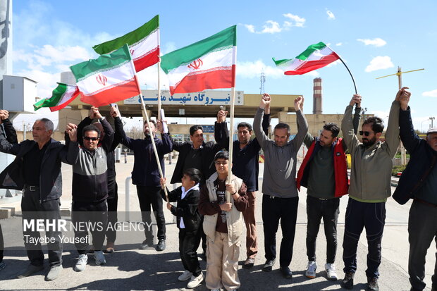 زنجیره انسانی در محکومیت تهدید زیرساخت های انرژی در همدان