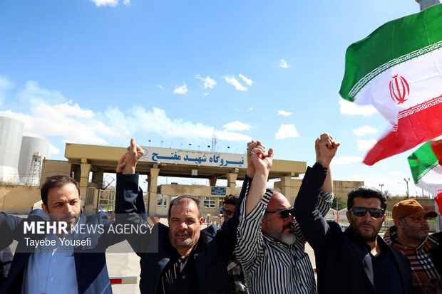 زنجیره انسانی در محکومیت تهدید زیرساخت های انرژی در همدان
