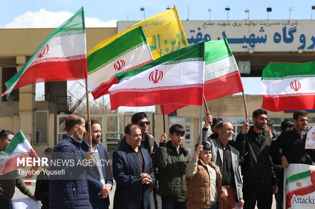 زنجیره انسانی در محکومیت تهدید زیرساخت های انرژی در همدان