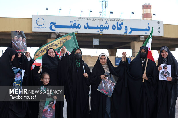 زنجیره انسانی در محکومیت تهدید زیرساخت های انرژی در همدان