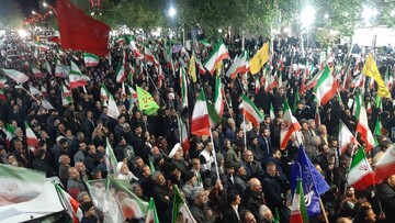 سی و هشتمین موج حضور خیابانی مردم کاشمر