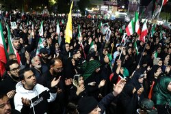 کازرون لبریز از سروقامتان دلداده ایران اسلامی