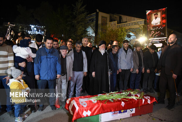 تشییع پیکر مطهر شهید حسین عشقی در مشهد