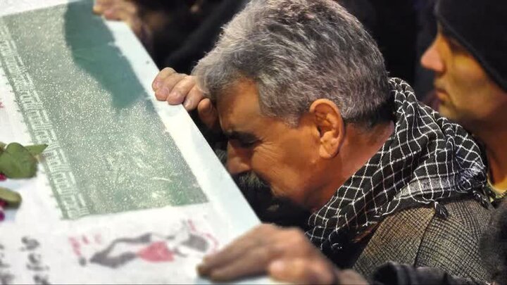 پیکر شهید «محمد امینی پور» در سلسله تشییع شد