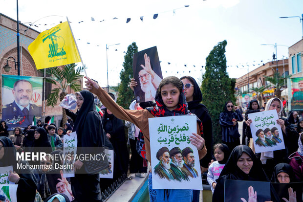 برگزاری پرشور مراسم چهلم رهبر شهید در اردبیل؛ راه امام ادامه دارد