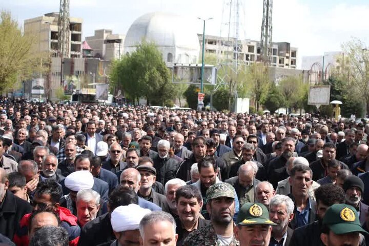پیکر شهید «یزدان میر» و شهیده «فاطمه سادات میر» در دورود تشییع شد