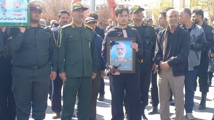پیکر شهید «یزدان میر» و شهیده «فاطمه سادات میر» در دورود تشییع شد