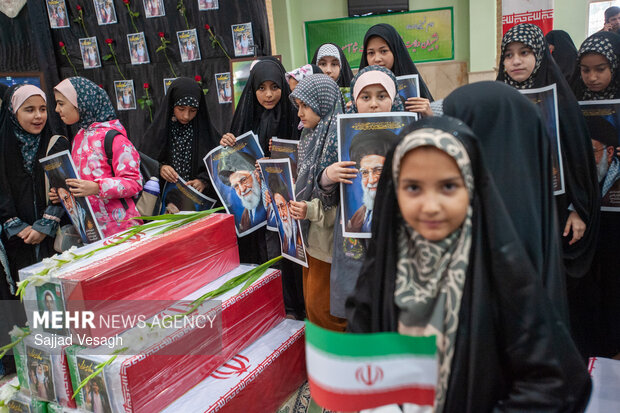 مراسم چهلم امام شهید در همدان